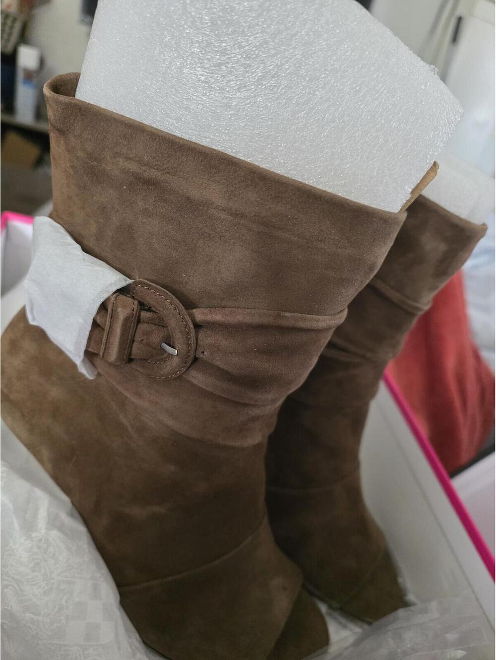 Women's 9.5 Vince Camuto true Suede bootie color Mink  peep toe